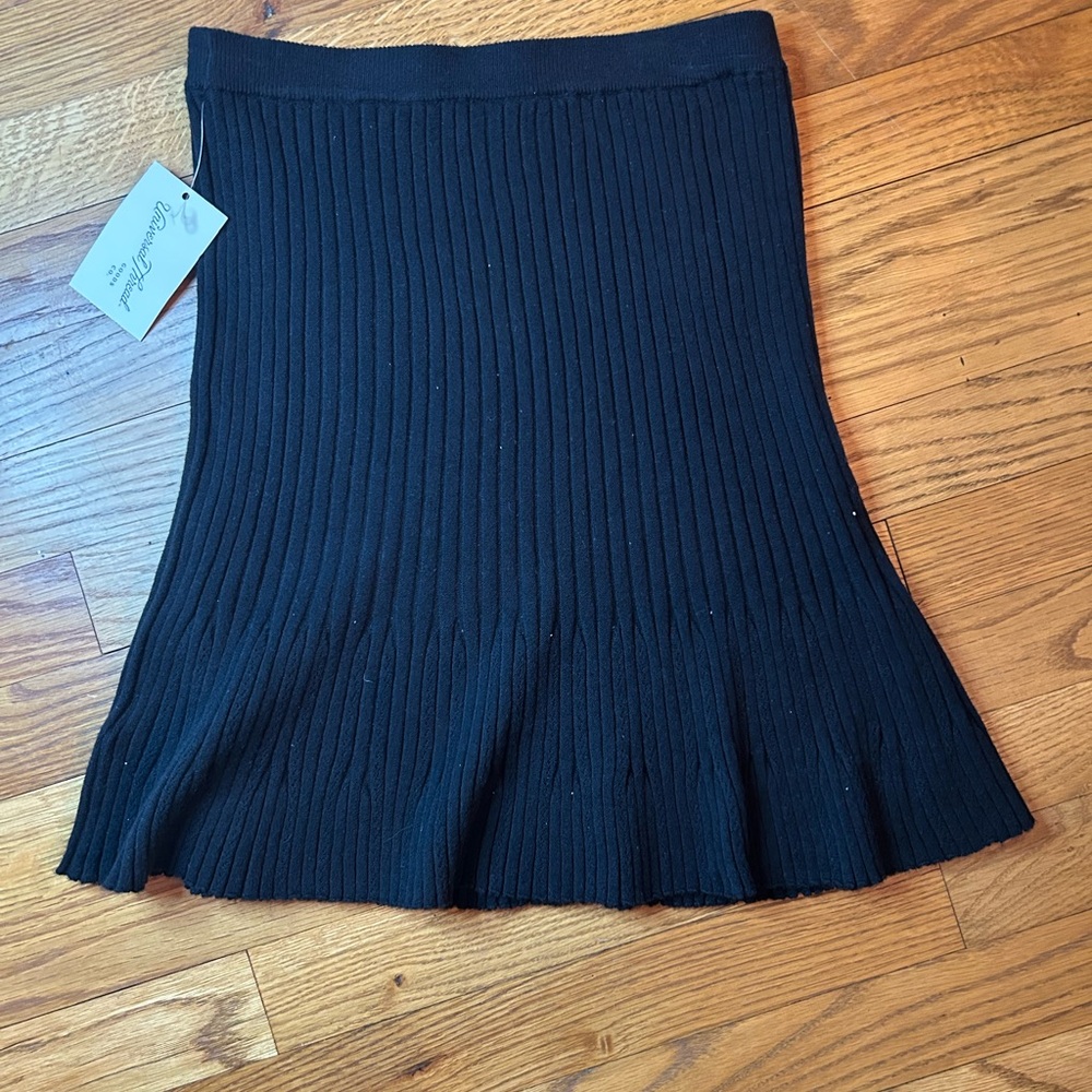 Universal Thread Black A-Line Skirt - Picture 2 of 3